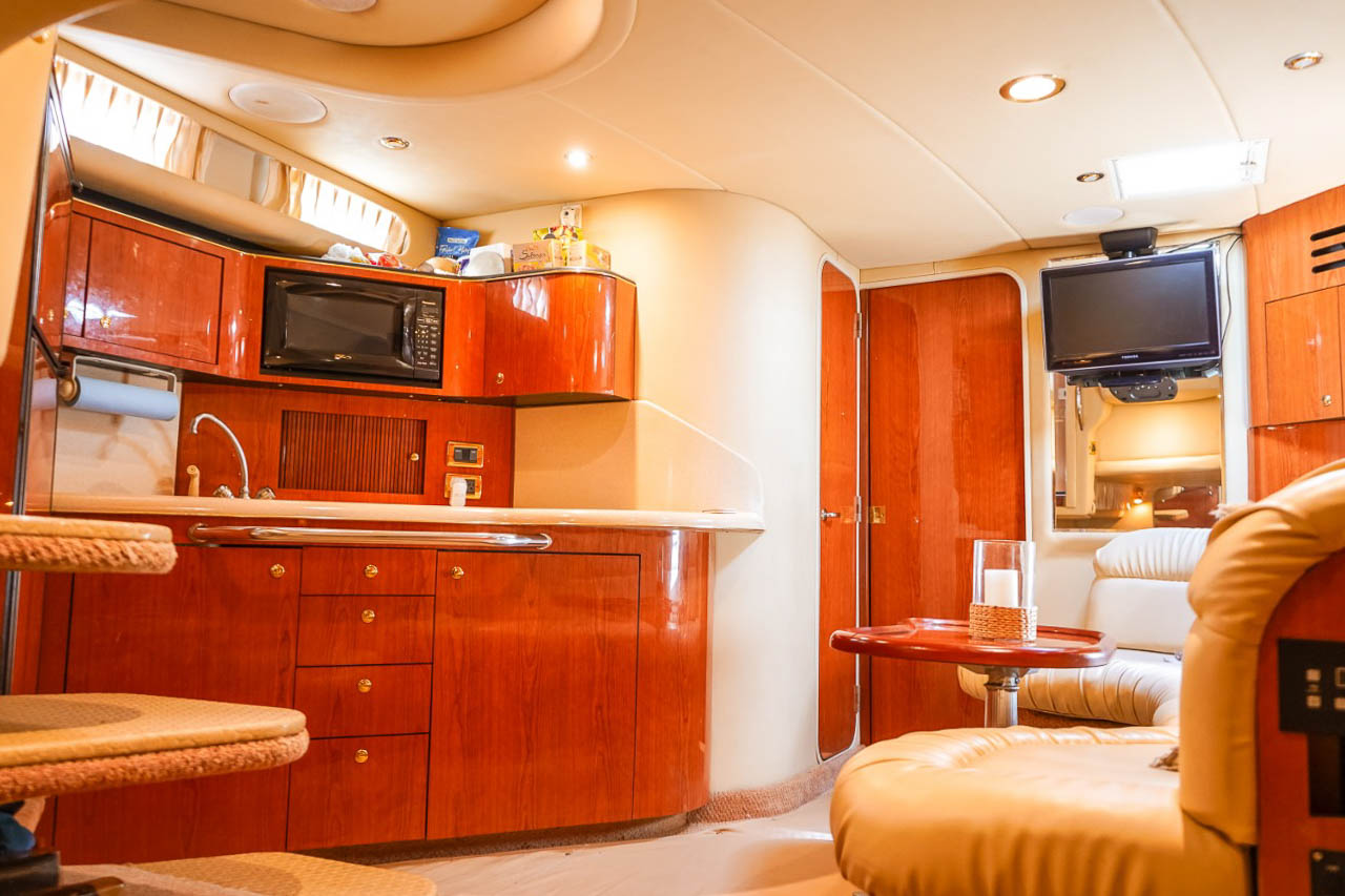 38 Sea Ray yacht